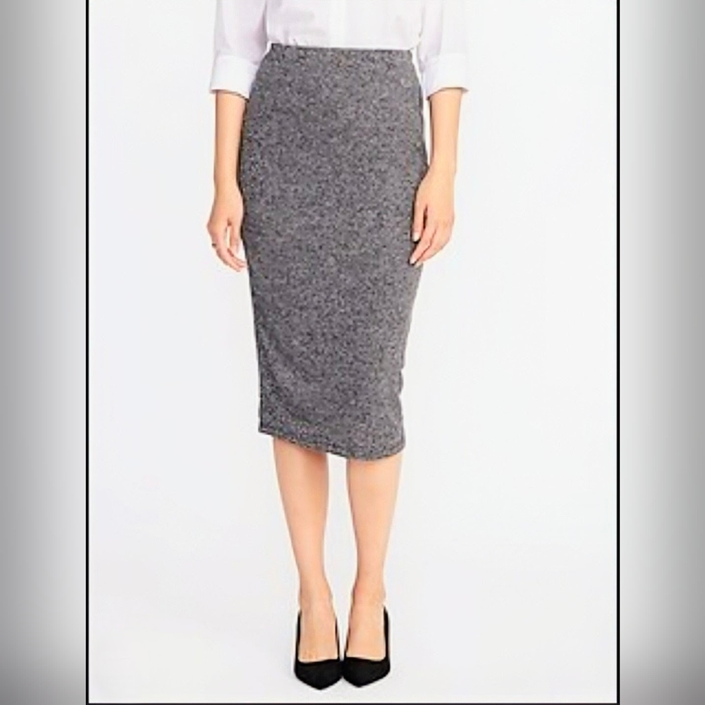 🐰H&M Heather Gray Midi Skirt